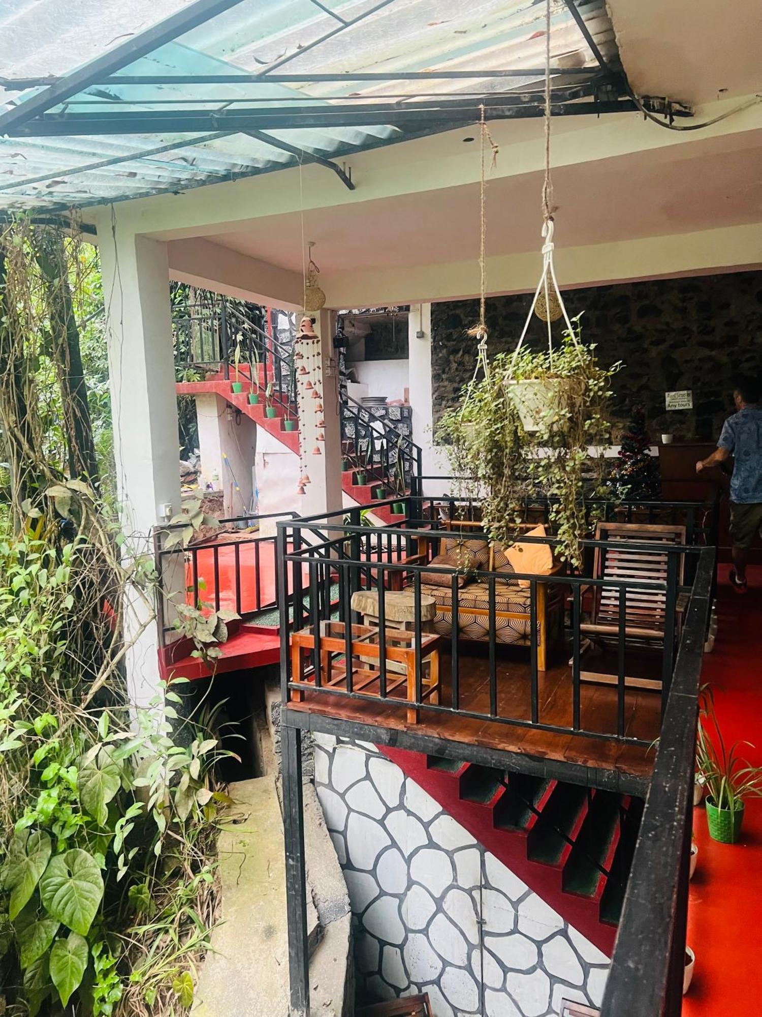 Mum Jungle Inn Ella Exterior photo